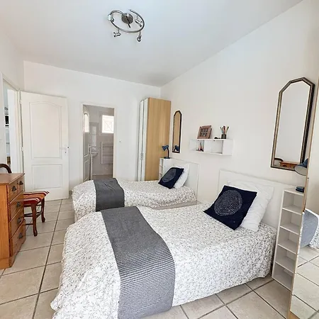 Elegante Moderne A Deux Pas De La Villa